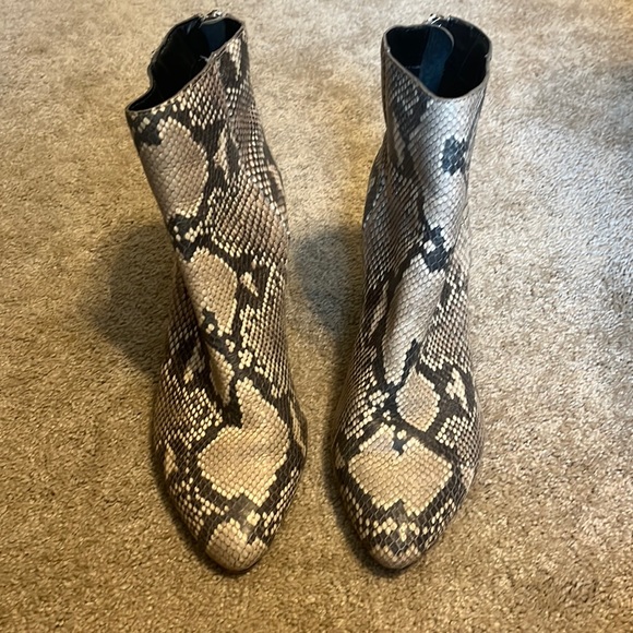 dolce vita coltyn bootie